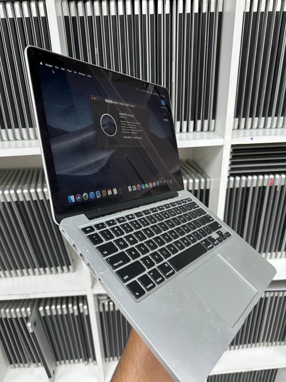 MacBook Pro 2015 Core i5 8GB 256 GB 10/10 Condition with charger with B ag