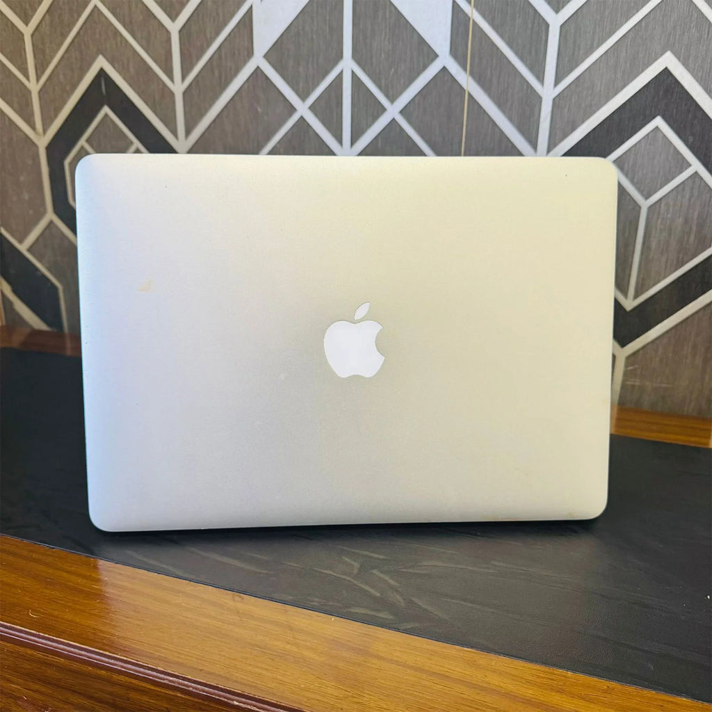MacBook Air  Core i5 128 GB With charger and bag