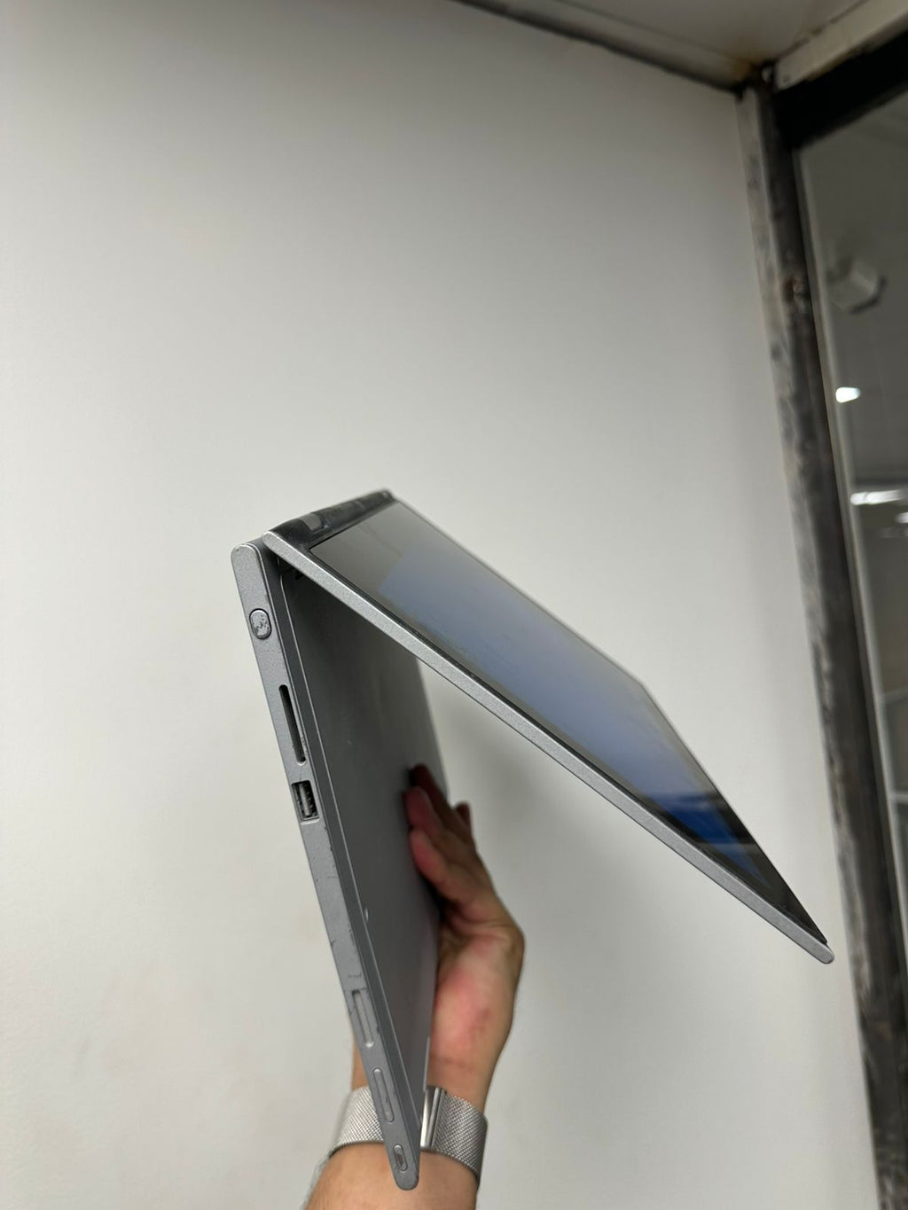 Dell laptop  Touch screen & 360 Also pen 🖊️ available  8gb ram 500gb storage  With original charger  Bag 399 Free delivery deal