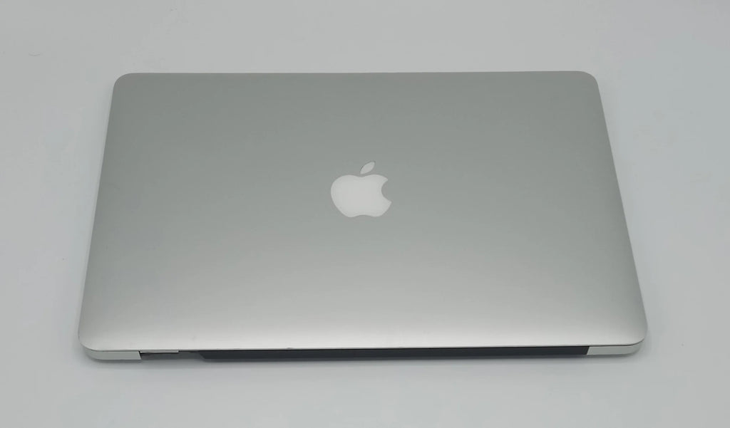 MacBook Air 2017 Model Core i7 8GB 128 GB with charger and bag