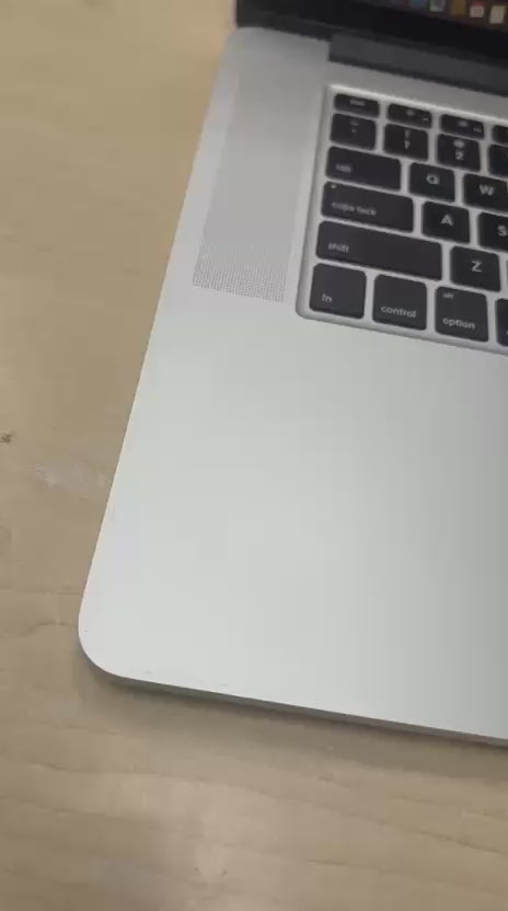 Offer MacBook Pro 2015 Core i7 16/512 With charger bag