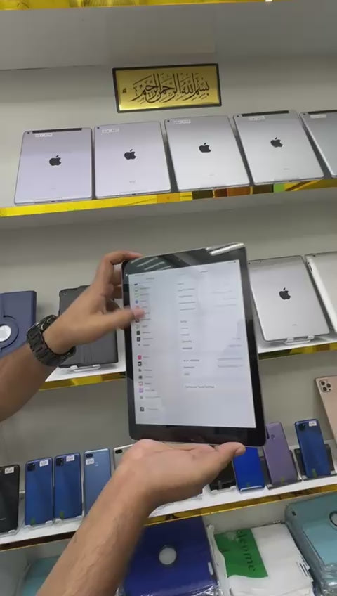 ipad 6 Generation 32 GB original display finger working with cover and charging cable