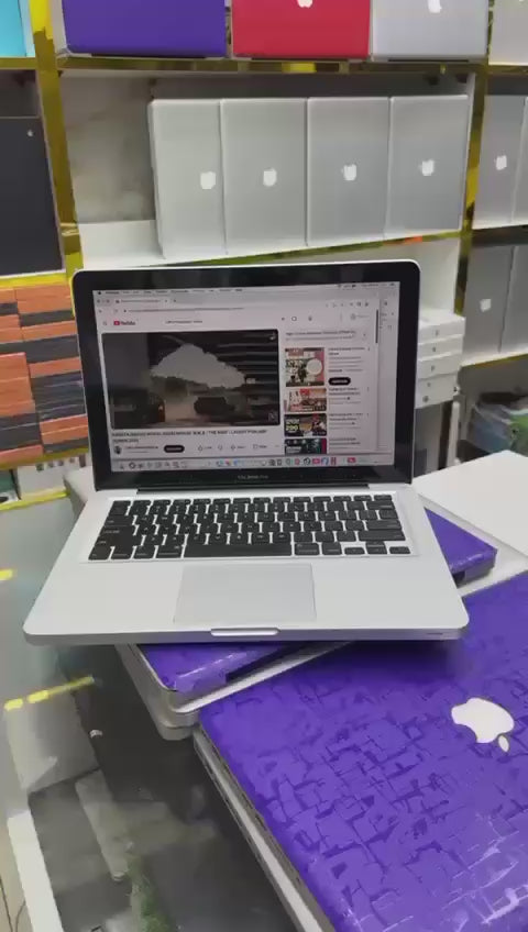 MacBook Air  Core i5 128 GB With charger and bag